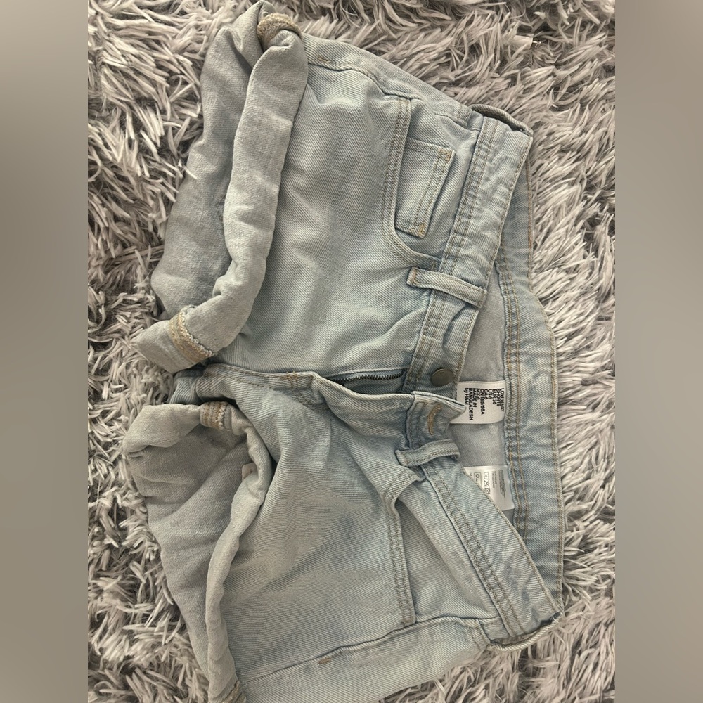 Light blue low waisted jean shorts